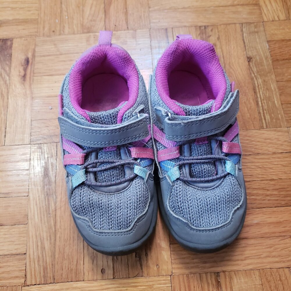 Toddler Girl's Size 8m Osh Kosh Shoes Runners